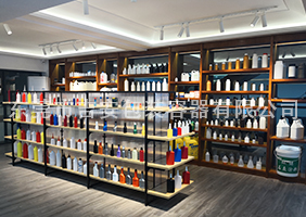 吉安容器二樓膠水瓶、機油瓶、機油罐展區(qū)